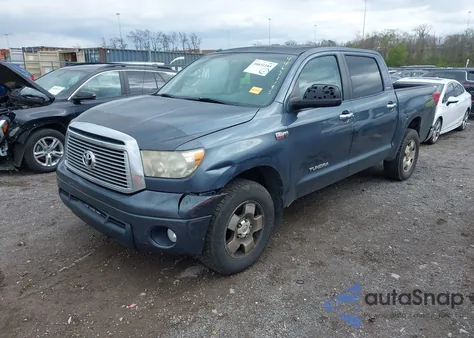 2010 Toyota Tundra Limited 5.7L V8 z USA, uszkodzony, nr VIN 5TFHW5F14AX100237
